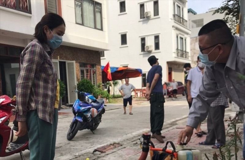 Xử lý ổ dịch sốt xuất huyết tại Tổ 5 Khu 6A phường Hồng Hải