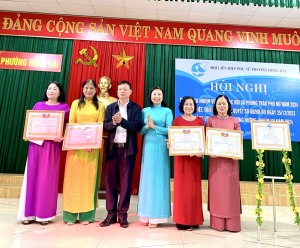 Hội  LHPN phường Hồng Hải triển khai nhiệm vụ trọng tâm công tác Hội và phong trào phụ nữ năm 2024: Quán triệt, triển khai Nghị quyết của BCH Đảng bộ phường về phương hướng, nhiệm vụ năm 2024.