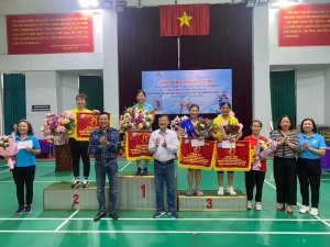 Hội LHPN phường Hồng Hải tổ chức Giải Bóng chuyền hơi nữ năm 2024